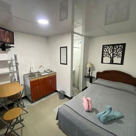 Apartaestudio Pequeno Privado Cerca Al Aeropuerto ボゴタ エクステリア 写真